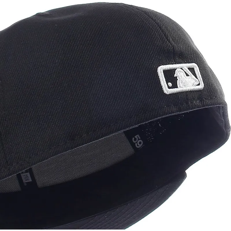 czapki-plana-czarny-dopasowany-59fifty-essential-boston-red-sox-mlb-new-era