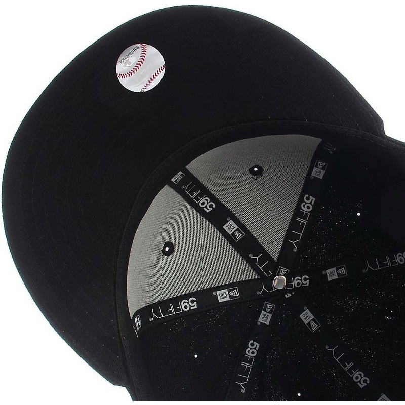 plaska-czapka-czarna-obcisla-59fifty-essential-boston-red-sox-mlb-new-era