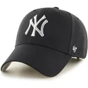 czarna-czapka-z-zakrzywionym-daszkiem-z-logo-new-york-yankees-mlb-mvp-metallic-w-kolorze-srebrnym-od-47-brand