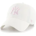 czapki-curva-bialy-tasma-regulowana-rosa-new-york-yankees-mlb-47-brand
