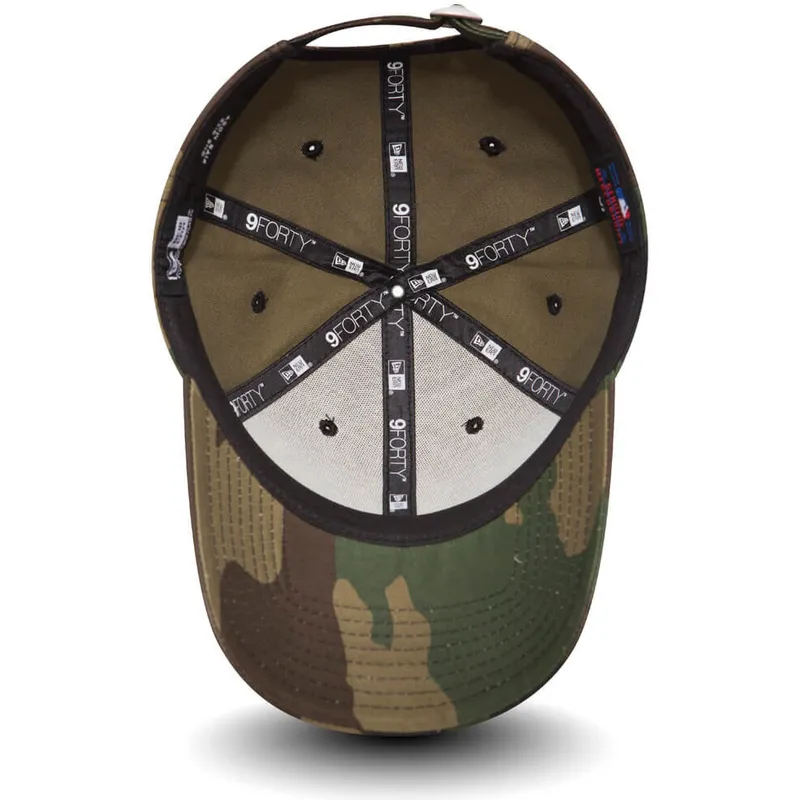 czapka-z-daszkiem-z-zakrzywionym-daszkiem-w-kamuflazu-z-czarnym-logo-regulowana-9forty-essential-new-york-yankees-mlb-new-era