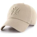 czapki-curva-bezowy-tasma-regulowana-caqui-caqui-new-york-yankees-mlb-47-brand