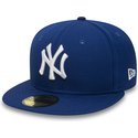 plaska-czapka-niebieska-obcisla-59fifty-essential-new-york-yankees-mlb-new-era