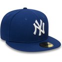 plaska-czapka-niebieska-obcisla-59fifty-essential-new-york-yankees-mlb-new-era