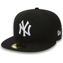 plaska-czapka-czarna-obcisla-59fifty-essential-new-york-yankees-mlb-new-era