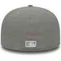 plaska-czapka-szara-obcisla-z-bialy-m-logo-59fifty-essential-new-york-yankees-mlb-new-era
