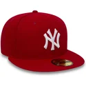 czerwona-dopasowana-czapka-z-daszkiem-59fifty-essential-new-york-yankees-mlb-od-new-era