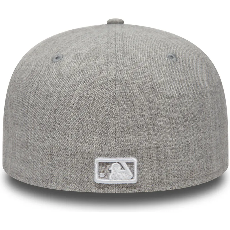 szara-dopasowana-czapka-z-daszkiem-59fifty-essential-new-york-yankees-mlb-new-era