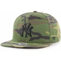 czapka-z-daszkiem-snapback-w-kamuflazu-z-czarnym-logo-new-york-yankees-mlb-captain-grove-od-47-brand