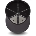 czarna-dopasowana-czapka-z-daszkiem-z-logo-i-szarym-daszkiem-59fifty-grey-collection-seattle-seahawks-nfl-od-new-era