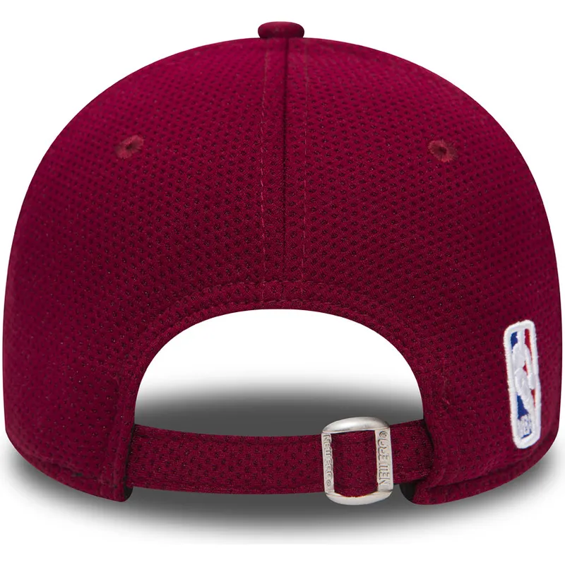 czapki-curva-czerwony-tasma-regulowana-9forty-mesh-cleveland-cavaliers-nba-new-era