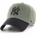 wyginieta-czapka-zielona-z-daszkiem-i-czarnym-logo-new-york-yankees-mlb-clean-up-two-tone-47-brand