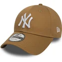 czapki-curva-brazowy-tasma-regulowana-claro-9forty-essential-new-york-yankees-mlb-new-era