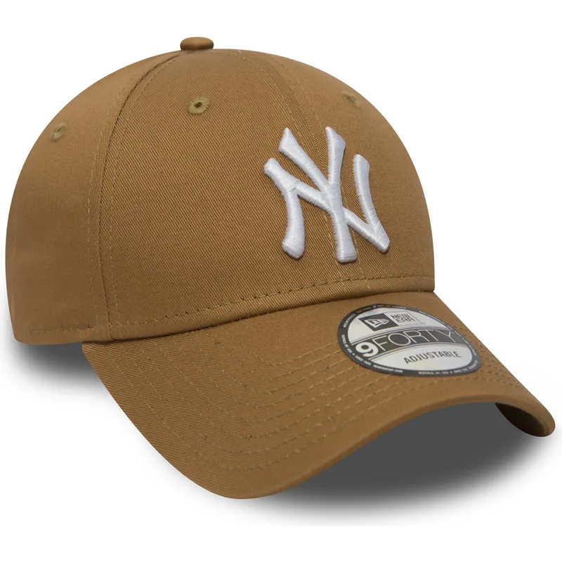 czapki-curva-brazowy-tasma-regulowana-claro-9forty-essential-new-york-yankees-mlb-new-era
