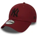 czapki-curva-czerwony-tasma-regulowana-negro-9forty-essential-new-york-yankees-mlb-new-era