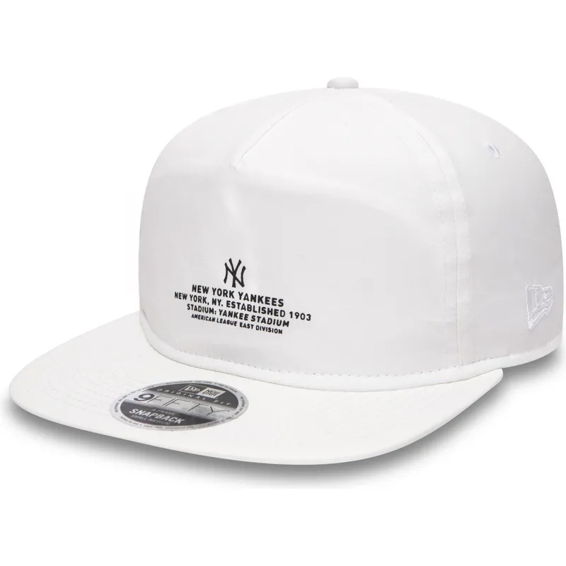 biala-czapka-z-plaskim-daszkiem-snapback-9fifty-monochrome-script-new-york-yankees-mlb-od-new-era