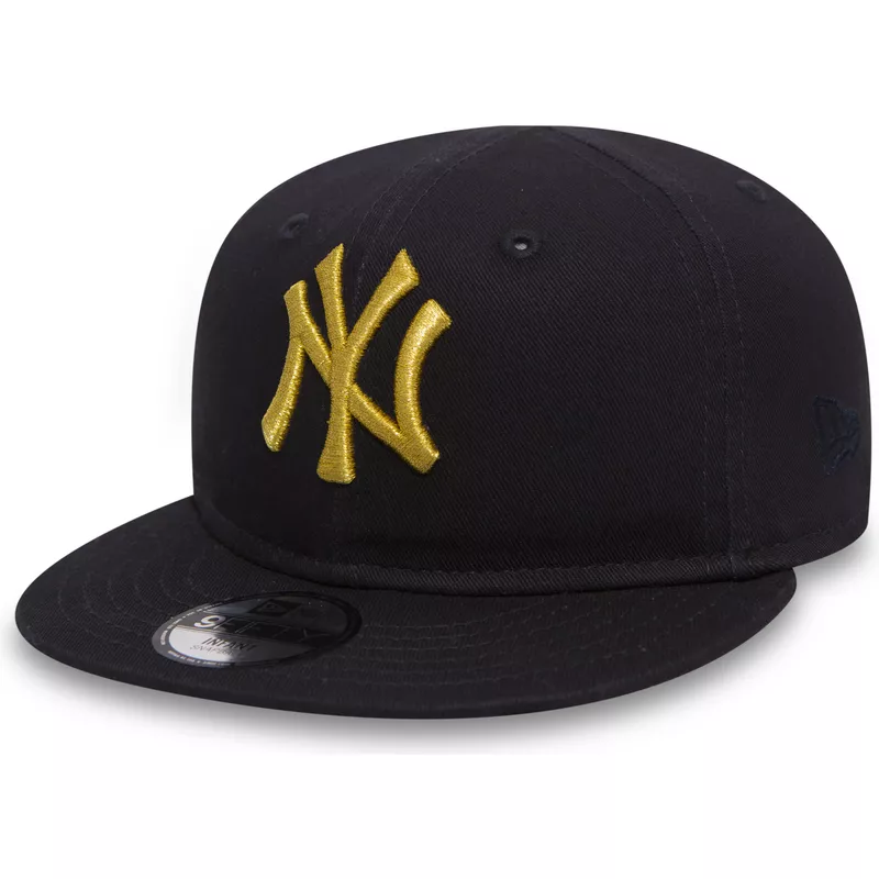plaska-czapka-czarna-snapback-dla-dziecka-z-logo-zloty-9fifty-golden-new-york-yankees-mlb-new-era