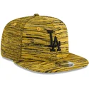 zolta-czapka-snapback-z-plaskim-daszkiem-z-czarnym-logo-los-angeles-dodgers-mlb-9fifty-engineered-fit-od-new-era