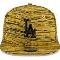 zolta-czapka-snapback-z-plaskim-daszkiem-z-czarnym-logo-los-angeles-dodgers-mlb-9fifty-engineered-fit-od-new-era
