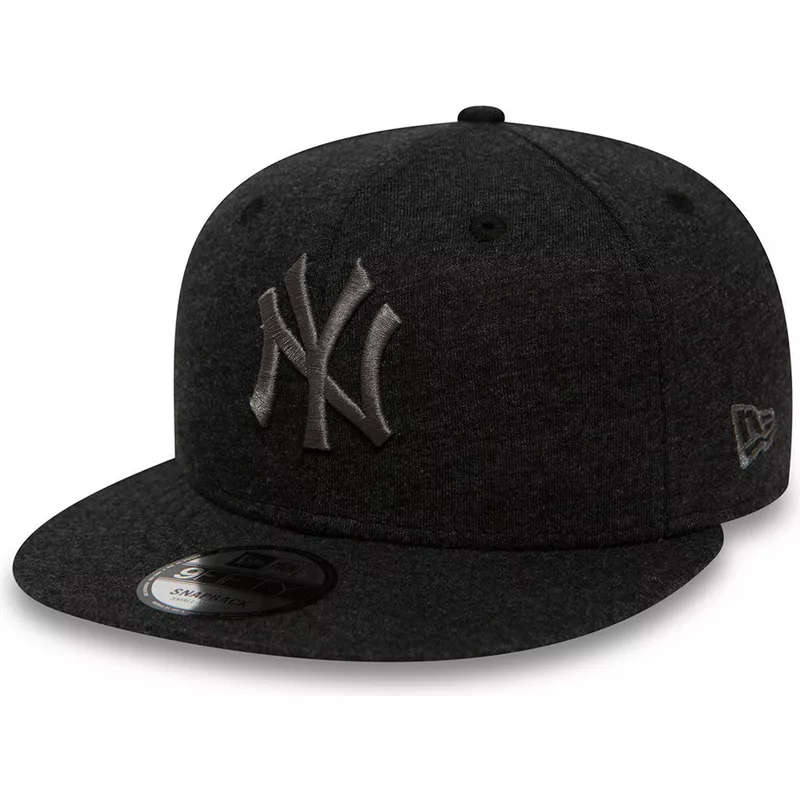 plaska-czapka-szara-snapback-z-szarym-logo-9fifty-essential-sweter-new-york-yankees-mlb-new-era