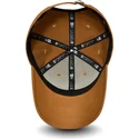 regulowana-czapka-z-daszkiem-9forty-league-essential-new-york-yankees-mlb-new-era-w-kolorze-brazowym-z-motywem-pszenicy