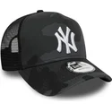 czapka-trucker-kamuflaz-czarna-z-bialy-m-logo-essential-camo-a-frame-new-york-yankees-mlb-new-era