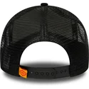 czarna-czapka-truckerka-wolf-tattoo-pack-a-frame-od-new-era
