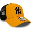 pomaranczowa-czapka-trucker-z-czarnym-logo-league-essential-a-frame-new-york-yankees-mlb-od-new-era