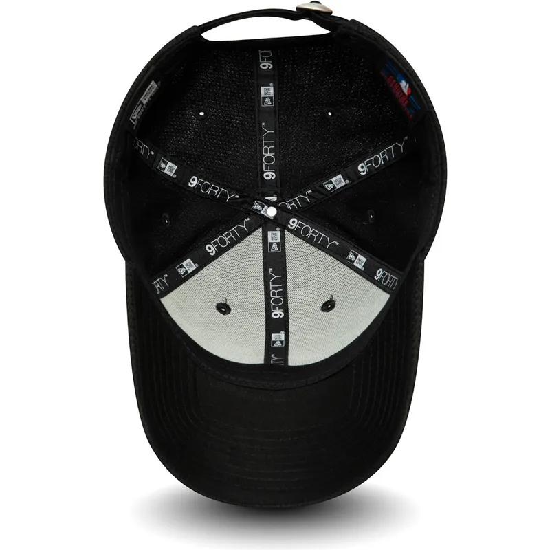 czapki-curva-czarny-tasma-regulowana-9forty-diamond-era-essential-boston-red-sox-mlb-new-era czapki-curva-czarny-tasma-regulowana-9forty-diamond-era-essential-boston-red-sox-mlb-new-era