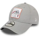 szara-zakrzywiona-czapka-regulowana-9twenty-z-postacia-krolika-bugsa-looney-tunes-od-new-era