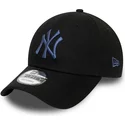wyginieta-czapka-czarna-z-regulacja-z-logo-niebieska-9forty-colour-essential-new-york-yankees-mlb-new-era