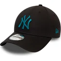 czarna-regulowana-czapka-z-zakrzywionym-daszkiem-z-niebieskim-logo-9forty-league-essential-new-york-yankees-mlb-od-new-era