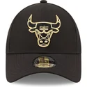 czarna-zakrzywiona-czapka-snapback-9forty-black-and-gold-chicago-bulls-nba-od-new-era