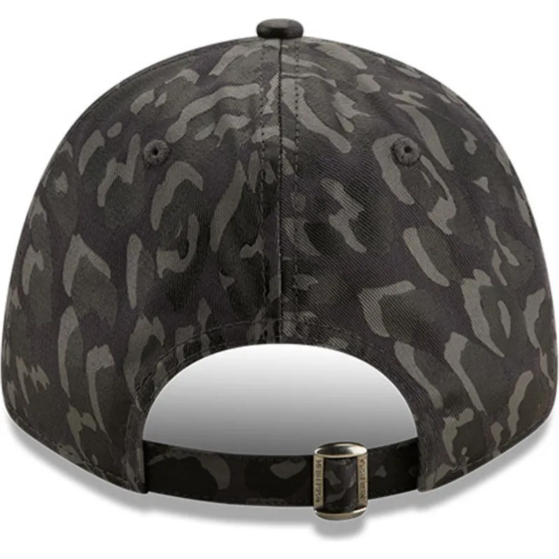 czapki-curva-kamuflaz-tasma-regulowana-negro-9forty-all-over-camo-chicago-bulls-nba-new-era