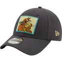 czarna-zakrzywiona-czapka-regulowana-9forty-scooby-doo-i-shaggy-od-new-era