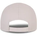 bezowa-zakrzywiona-czapka-z-regulacja-dla-malego-dziecka-z-brazowym-logo-9forty-league-essential-new-york-yankees-mlb-od-new-era