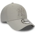 szara-regulowana-czapka-z-zakrzywionym-daszkiem-i-szarym-logo-9forty-diamond-era-new-york-yankees-mlb-marki-new-era