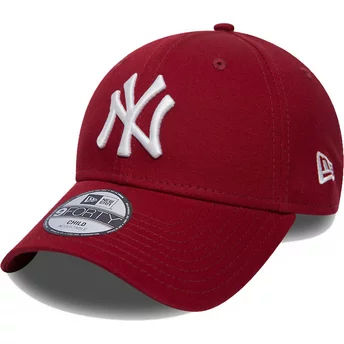 Czerwona, regulowana czapka z daszkiem dla chłopca 9FORTY League Essential od New York Yankees MLB od New Era