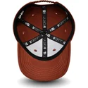 regulowana-brazowa-czapka-z-zakrzywionym-daszkiem-dla-malego-dziecka-9forty-league-essential-new-york-yankees-mlb-od-new-era