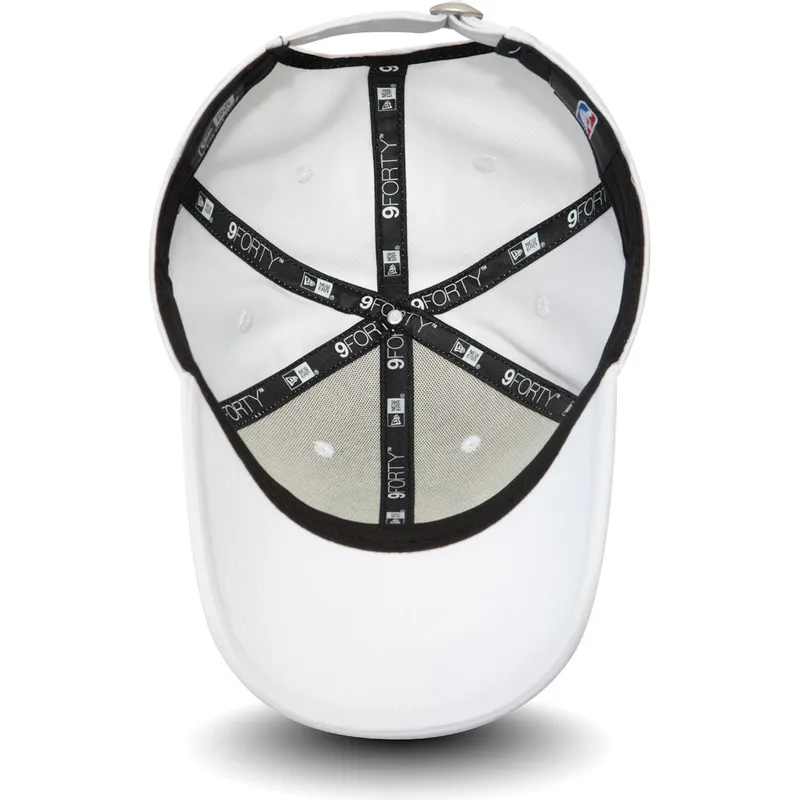 czapki-curva-bialy-tasma-regulowana-9forty-shadow-tech-boston-celtics-nba-new-era czapki-curva-bialy-tasma-regulowana-9forty-shadow-tech-boston-celtics-nba-new-era