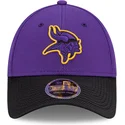 fioletowo-czarna-czapka-z-daszkiem-typu-snapback-9forty-stretch-snap-sideline-road-minnesota-vikings-nfl-marki-new-era