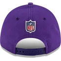 fioletowo-czarna-czapka-z-daszkiem-typu-snapback-9forty-stretch-snap-sideline-road-minnesota-vikings-nfl-marki-new-era