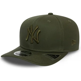 new-era-curved-brim-green-logo-9fifty-stretch-snap-league-essential-new-york-yankees-mlb-green-snapback-cap