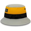 wiadra-szary-bucket-gris-negro-y-amarillo-panelled-adventure-new-era