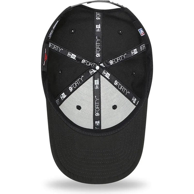 czapki-curva-czarny-snapback-9forty-black-base-chicago-bulls-nba-new-era