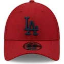 czerwona-czapka-z-zakrzywionym-daszkiem-regulowana-z-niebieskim-logo-los-angeles-dodgers-9forty-diamond-era-mlb-marki-new-era