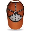brazowa-czapka-z-zakrzywionym-daszkiem-regulowana-z-brazowym-logo-9forty-league-essential-boston-red-sox-mlb-od-new-era