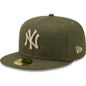 czapki-plana-zielony-dopasowany-59fifty-league-essential-new-york-yankees-mlb-new-era