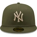 zielona-dopasowana-czapka-z-daszkiem-59fifty-league-essential-new-york-yankees-mlb-od-new-era