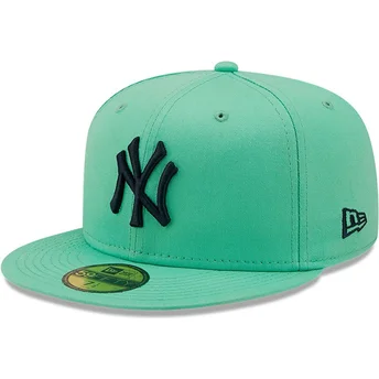 niebieska-dopasowana-czapka-z-daszkiem-z-granatowym-logo-59fifty-league-essential-new-york-yankees-mlb-firmy-new-era